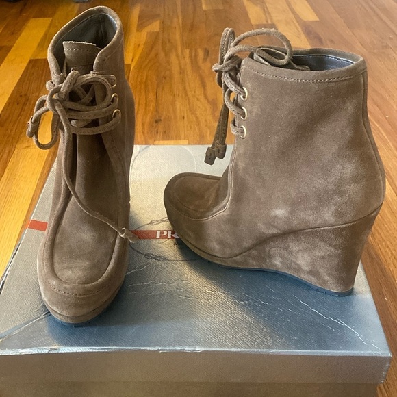 Prada Womens Brown Suede Lace Up Heeled Booties Size 37 - Picture 1 of 8